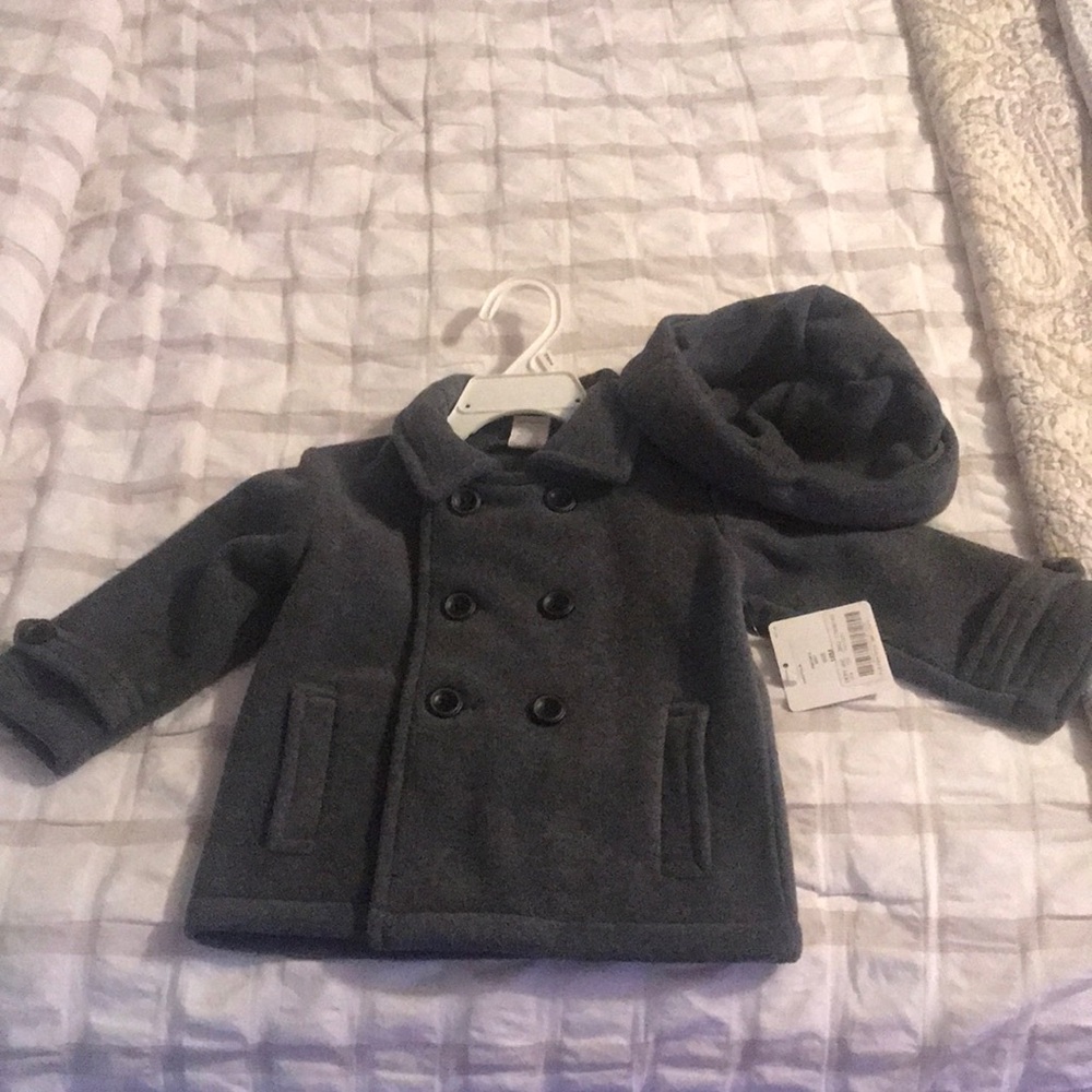 Starting Out 
Size 18 months gray 
Pea coat unisex
Never worn